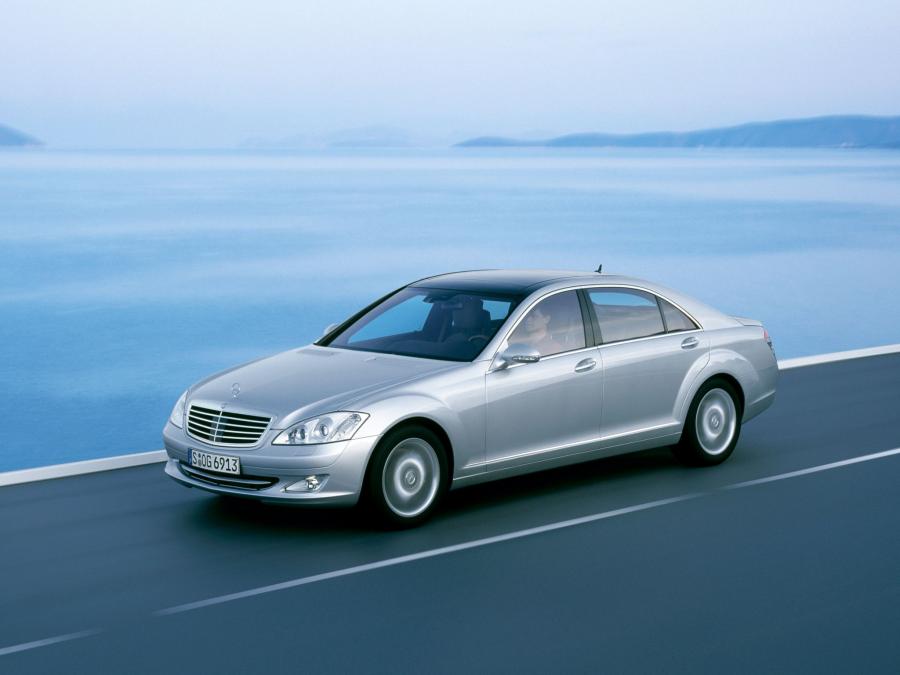 Mercedes-Benz S500 (W221) 2005 года  (фото 8 из 31)